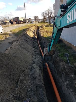 prace budowlane dluga rura gazowahydrant